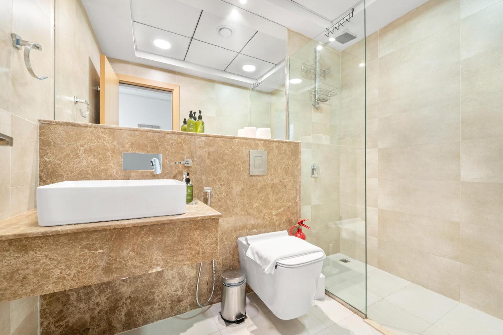 Apartment Vayk - Modern With Pool Views In Jvc Dubai