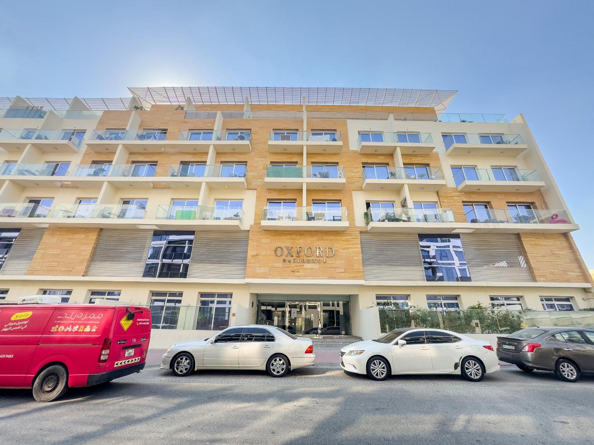 Apartment Vayk - Modern With Pool Views In Jvc Dubai